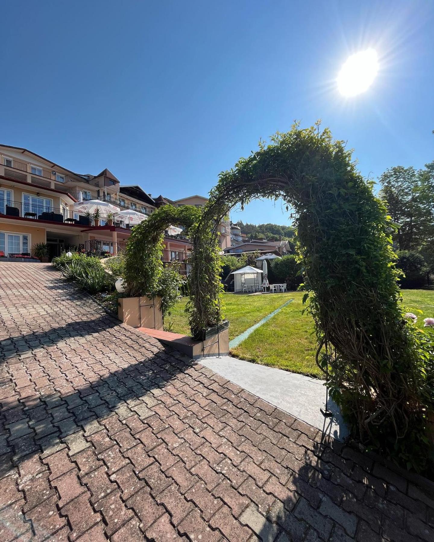 Hotel Eva Mrągowo Esterno foto