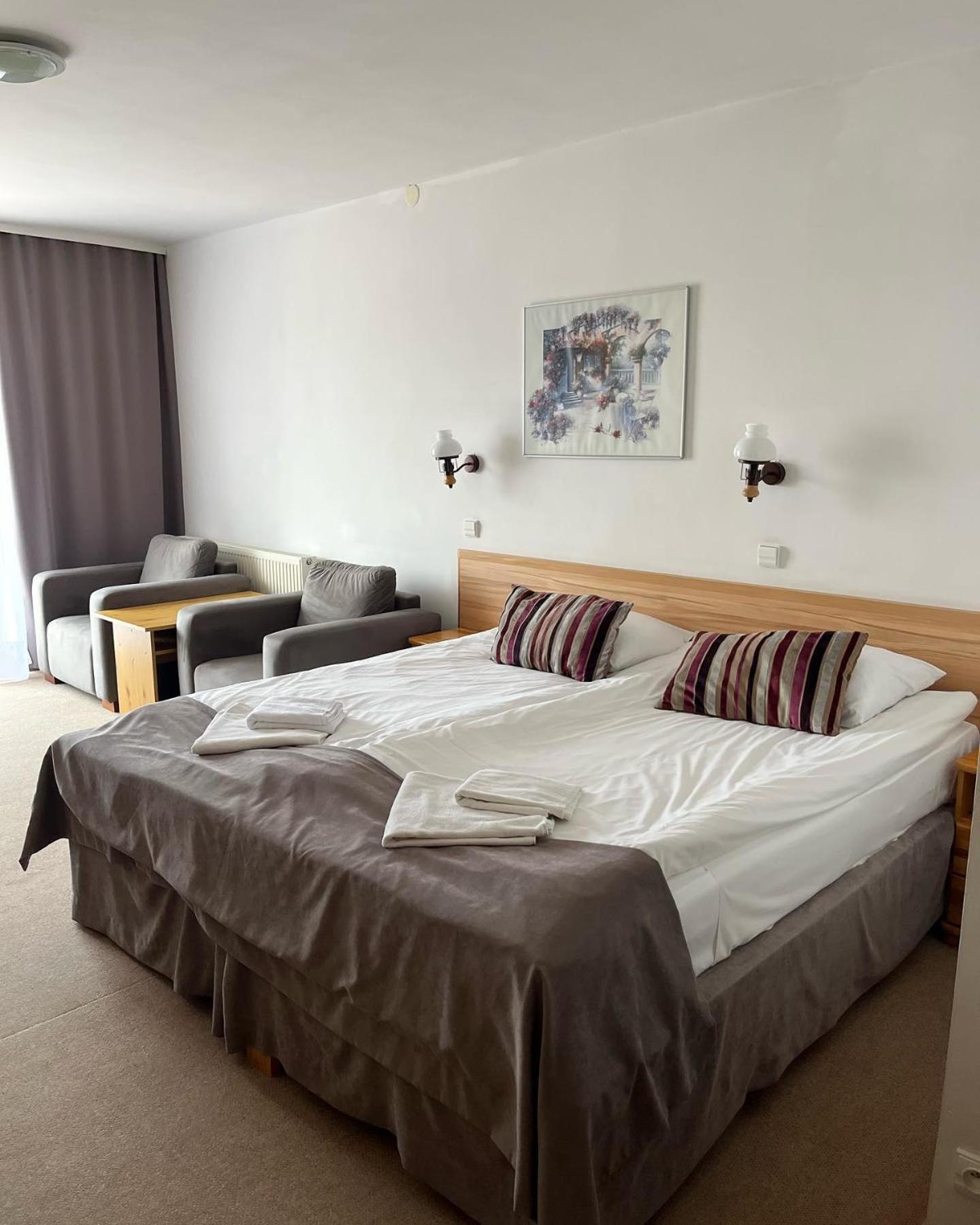 Hotel Eva Mrągowo Esterno foto