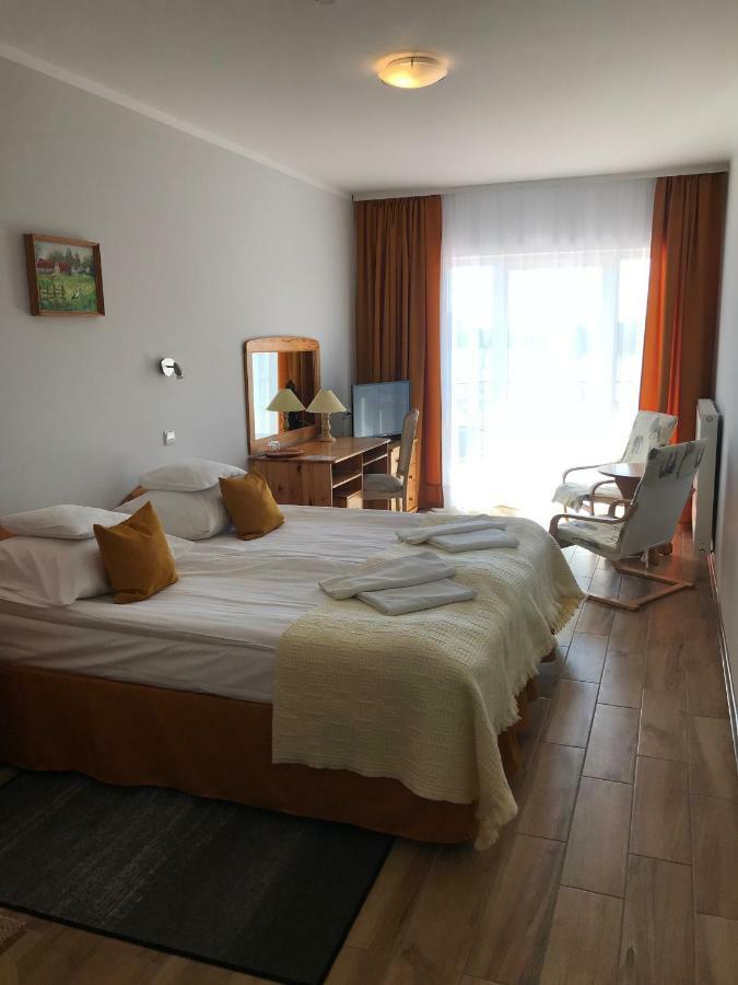 Hotel Eva Mrągowo Esterno foto